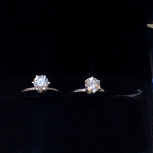 Comparison between two diamonds in showroom