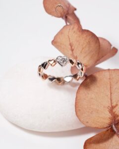ZCOVA Heart-shaped Engagement Ring