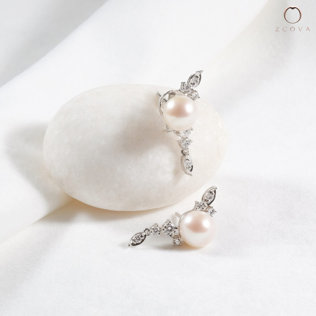 Diamond Earrings with Pearl in 18K Gold Malaysia