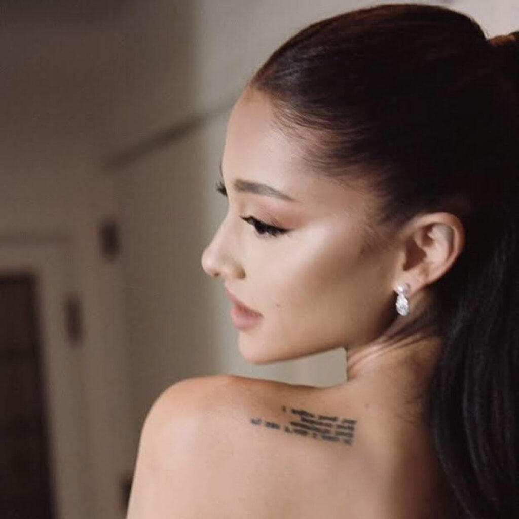 Ariana Grande oval diamond and pearl set earring