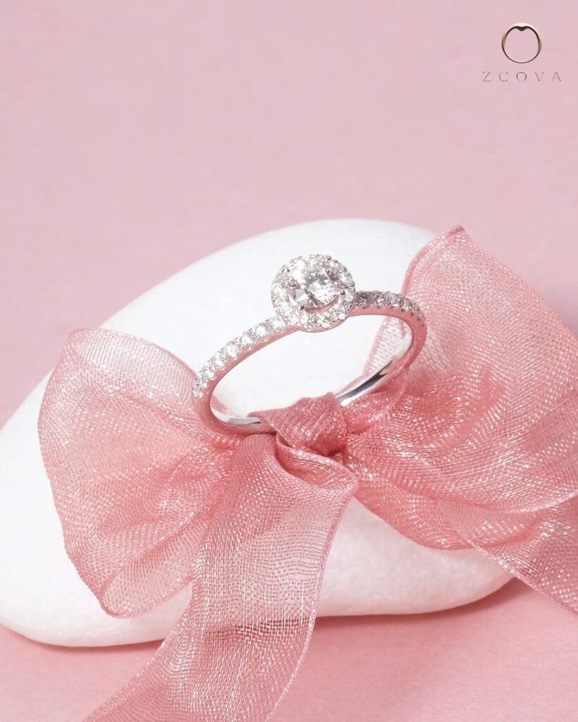 Round Halo Engagement Ring