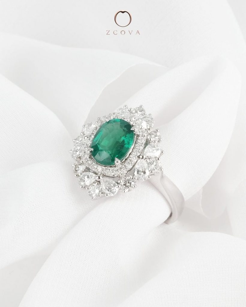 Emerald Gemstone Engagement Ring Online Malaysia