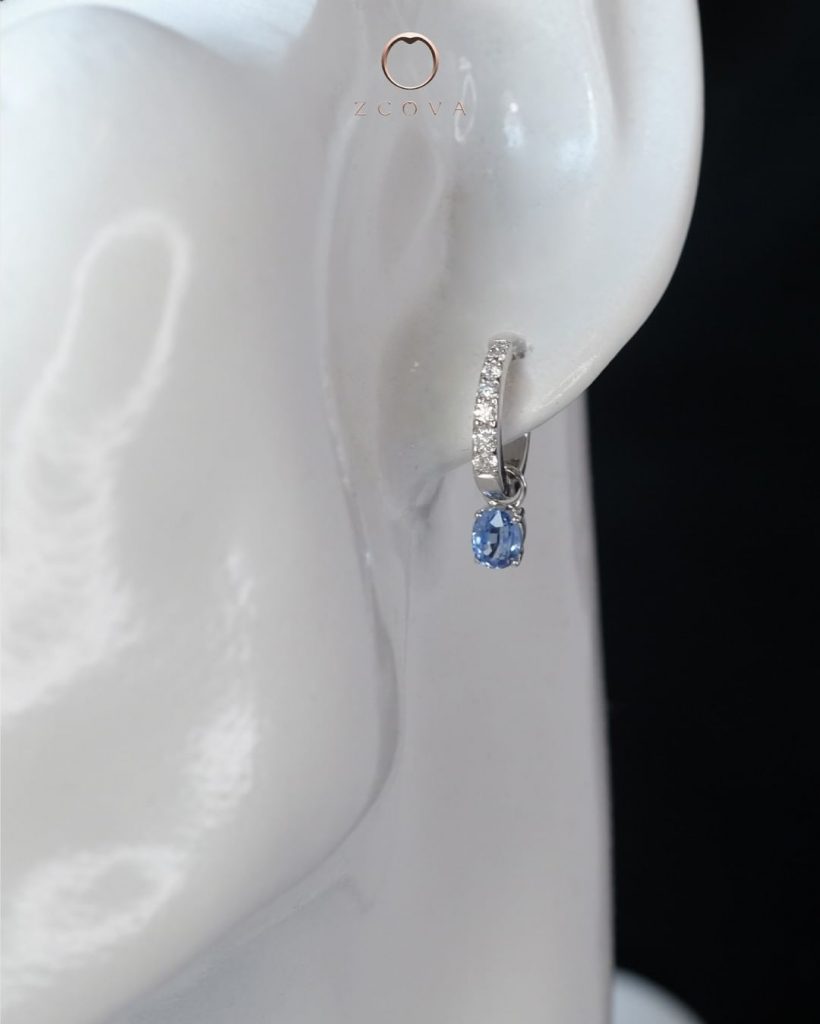 Cornflower Blue Sapphire Gemstone Earring with Diamonds