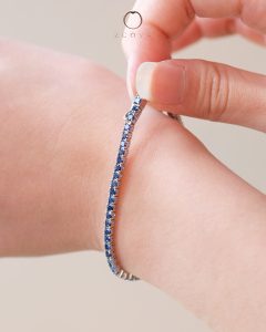 Blue sapphire gemstone tennis bracelet